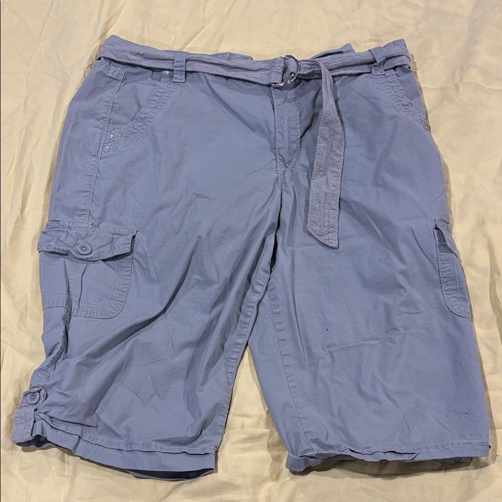 Gloria Vanderbilt Light Gray Capris